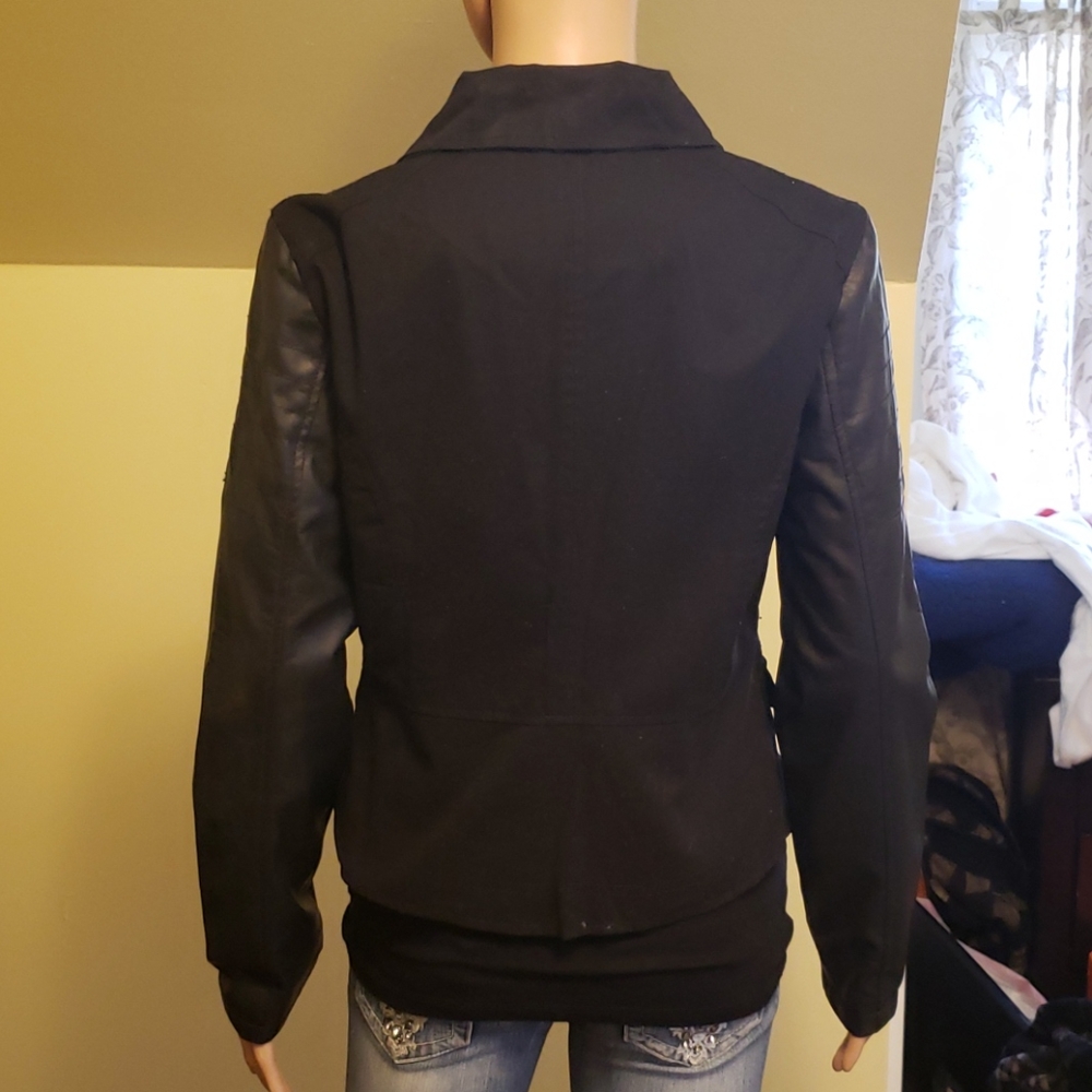 Jacket - Picture 2 of 7